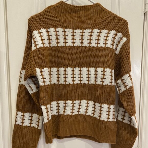 NWOT Sweater - Picture 1 of 2